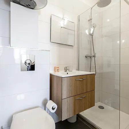 Mim 2 - Beautifully Renovated - Center